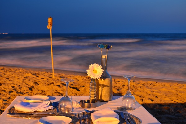 Romantic Beach Dinner at Edde Sands